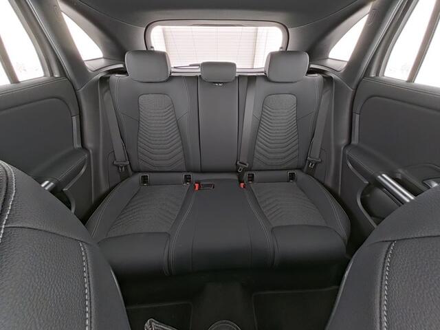 Mercedes-Benz GLA-KLASSE 250 e Plug-In Hybride Achteruitrijcamera | Ledkoplampen | 11kW Laden | Easy Pack achterklep | Stuur en Stoelverwarming. Inclusief 24 maanden MB Certified garantie voor Europa.