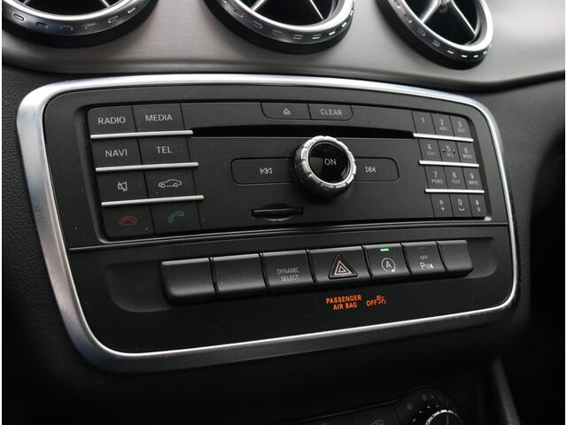 Mercedes-Benz GLA-KLASSE 180 AMG Line | Panoramadak