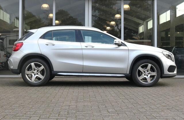 Mercedes-Benz GLA-KLASSE 180 AMG Line | Panoramadak
