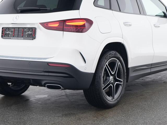 Mercedes-Benz GLA-KLASSE 250 e AMG Plug-In Hybride Trekhaak | AMG Line Advanced Plus | Night Pakket | Dodehoek Assist | 11kW Laden | Stuur en Stoelverwarming. Inclusief 24 maanden MB Certified garantie voor Europa.