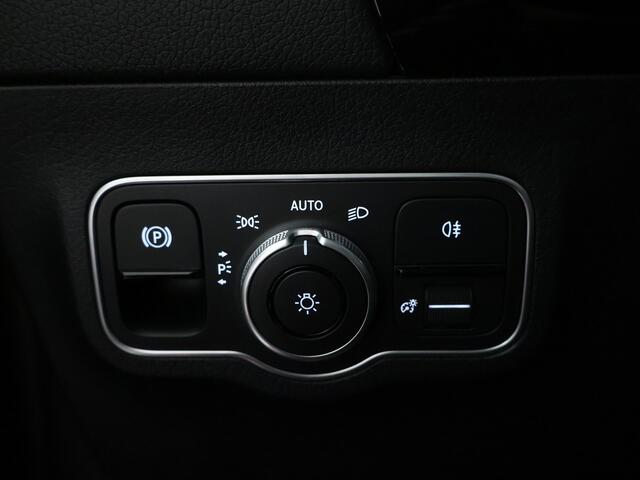 Mercedes-Benz GLA-KLASSE 250 e AMG Nightpakket Face Lift | Memory | Keyless Go | Stoel- en Stuurverwarming | Car Play | Sfeerverlichting | Inclusief 24 maanden Mercedes-Benz Certified garantie voor Europa.