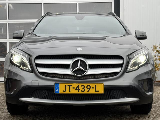 Mercedes-Benz GLA-KLASSE 180 Lease Edition Ambition 122pk | Bi-xenon koplampen | Bluetooth | Cruise control | Lichtmetalen velgen 17" | Navigatiesysteem full map | Parkeersensor voor en achter | Zeer nette auto!