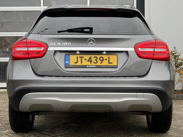 Mercedes-Benz GLA-KLASSE 180 Lease Edition Ambition 122pk | Bi-xenon koplampen | Bluetooth | Cruise control | Lichtmetalen velgen 17" | Navigatiesysteem full map | Parkeersensor voor en achter | Zeer nette auto!