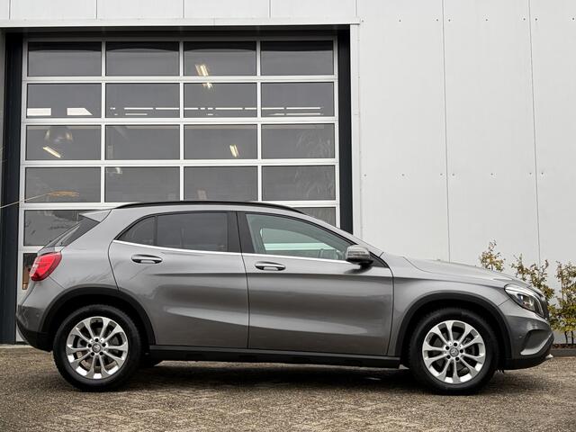Mercedes-Benz GLA-KLASSE 180 Lease Edition Ambition 122pk | Bi-xenon koplampen | Bluetooth | Cruise control | Lichtmetalen velgen 17" | Navigatiesysteem full map | Parkeersensor voor en achter | Zeer nette auto!