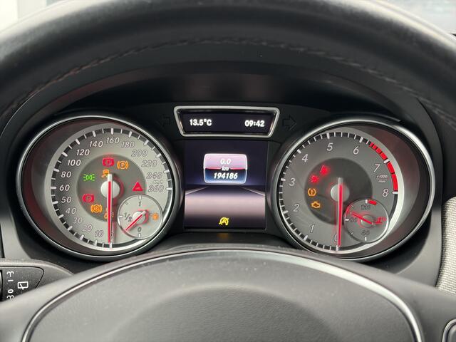 Mercedes-Benz GLA-KLASSE 180 Lease Edition Ambition 122pk | Bi-xenon koplampen | Bluetooth | Cruise control | Lichtmetalen velgen 17" | Navigatiesysteem full map | Parkeersensor voor en achter | Zeer nette auto!