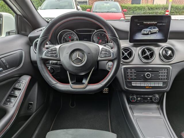 Mercedes-Benz GLA-KLASSE 180 Business Solution AMG nieuwstaat