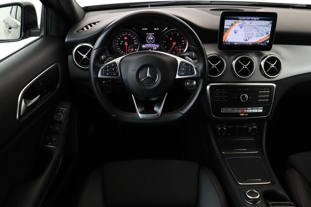 Mercedes-Benz GLA-KLASSE 180 BUSINESS SOLUTION AMG -CRUISE|AMG-STYLING|18"|STOELVERWARMING