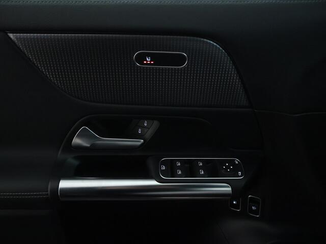 Mercedes-Benz GLA-KLASSE 250 e Plug-In Hybride Stoelverwarming Inclusief 24 maanden MB Certified garantie voor Europa.