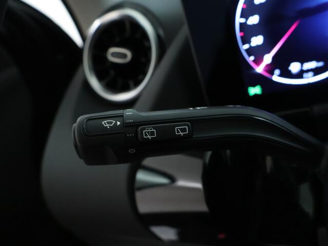 Mercedes-Benz GLA-KLASSE 250 e Plug-In Hybride | Panoramadak | Distronic | Sound system | Parkeerpakket met achteruitrijcamera | Stuur en Stoelverwarming. Inclusief 24 maanden MB Certified garantie voor Europa.