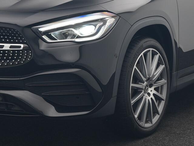 Mercedes-Benz GLA-KLASSE 250 e AMG Line Plug In Hybrid 225pk Dealer O.H PHEV | Cruise Control | Sfeerverlichting | Alcantara Sportstoelen Verwarmd | Lane Assist | Navigatie | Virtual | DAB |