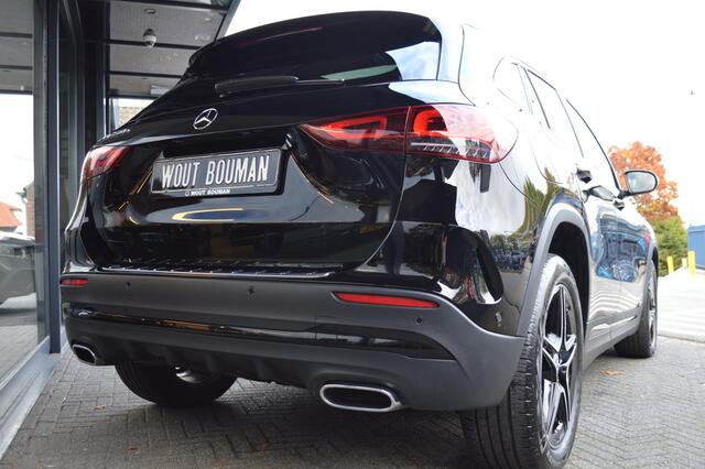 Mercedes-Benz GLA-KLASSE 250 e AMG Led Panorama Distronic Burmester Camera Night Augmented Pdc