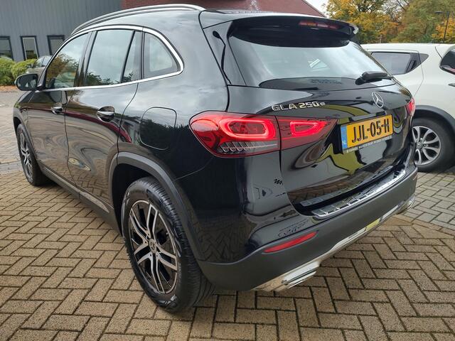 Mercedes-Benz GLA-KLASSE 250 e Progressive Plug-In leder led Camera CarPlay