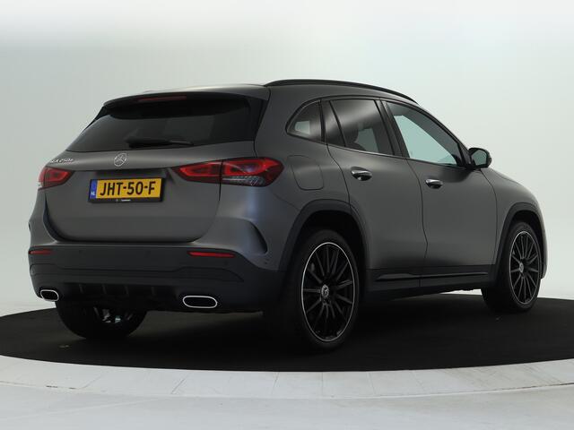 Mercedes-Benz GLA-KLASSE 250 e AMG Plug-In Hybride AMG Line | Night Pakket | 19 Inch AMG Velgen | Memory voorstoelen | Sfeerverlichting. Inclusief 24 maanden MB Certified garantie voor Europa.
