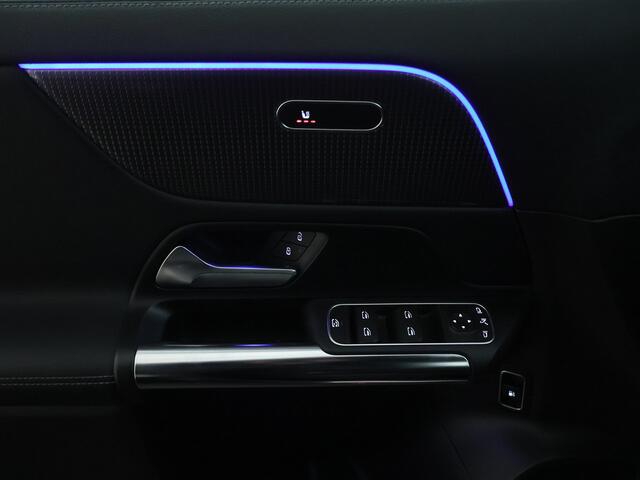 Mercedes-Benz GLA-KLASSE 250 e Plug-In Hybride Luxury | Trekhaak | Sfeerverlichting | Dode Hoek Ass | Stoelverwarming | LED | Inclusief 24 maanden Mercedes-Benz Certified garantie voor Europa.