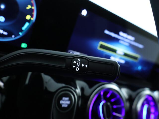 Mercedes-Benz GLA-KLASSE 250 e Business Solution AMG Nightpakket | Panoramadak | Rijassistentie Pack | Memory | Sfeerverlichting | Keyless Go | Inclusief 24 maanden Mercedes-Benz Certified garantie voor Europa.