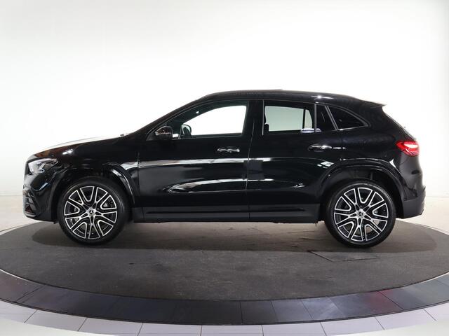 Mercedes-Benz GLA-KLASSE 250e Business Solution AMG | AMG Line plus | Panoramaschuifdak | 20" AMG-velgen | Head-Up | Parkeerpakket | Nightpakket |