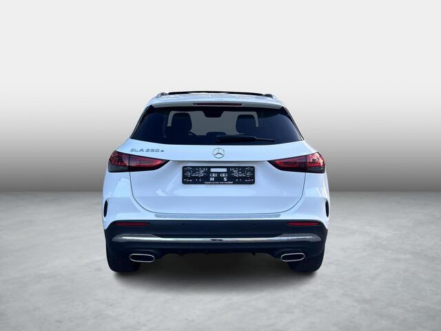 Mercedes-Benz GLA-KLASSE 250 e AMG Line | Panoramadak | Cruise Control | Stoelverwarming