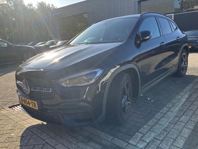 Mercedes-Benz GLA-KLASSE 180 Business Solution AMG | 1E EIGENAAR | 12MND GARANTIE | AUTOMAAT | PANO | NAVI | CARPLAY | CRUISE | MEMORY | NL-AUT |