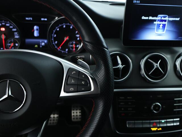 Mercedes-Benz GLA-KLASSE 180 Business Solution AMG | Cruise Control | AMG Line | Stoelverwarming