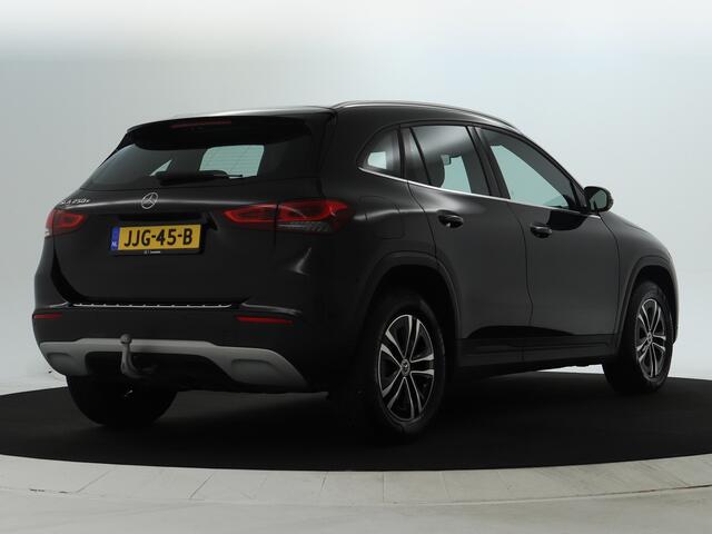 Mercedes-Benz GLA-KLASSE 250 e Plug-In Hybride | Trekhaak | EASY PACK achterklep | Ledkoplampen | Stoelverwarming voor | Spiegelpakket. Inclusief 24 maanden MB Certified garantie voor Europa.