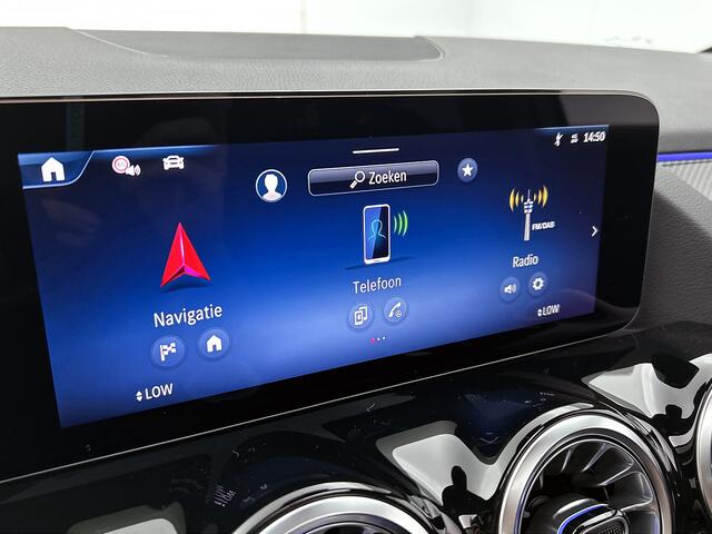 Mercedes-Benz GLA-KLASSE 180 Business Solution AMG | Premium Plus Pakket | Nightpakket | GUARD 360° Vehicle protection Plus | Trekhaak | Smartphone Integratie | Head-up display | 360°-camera | MULTIBEAM LED |