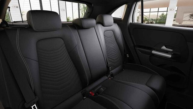 Mercedes-Benz GLA-KLASSE 250 e Luxury Line | Trekhaak | Winter pakket | Elektrische achterklep |