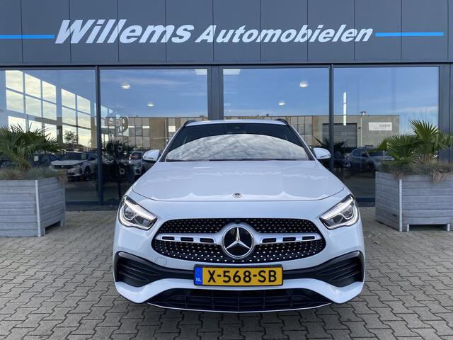 Mercedes-Benz GLA-KLASSE 200 AMG Line Adaptive Cruise Control, Afneembare Trekhaak & Sfeer Verlichting