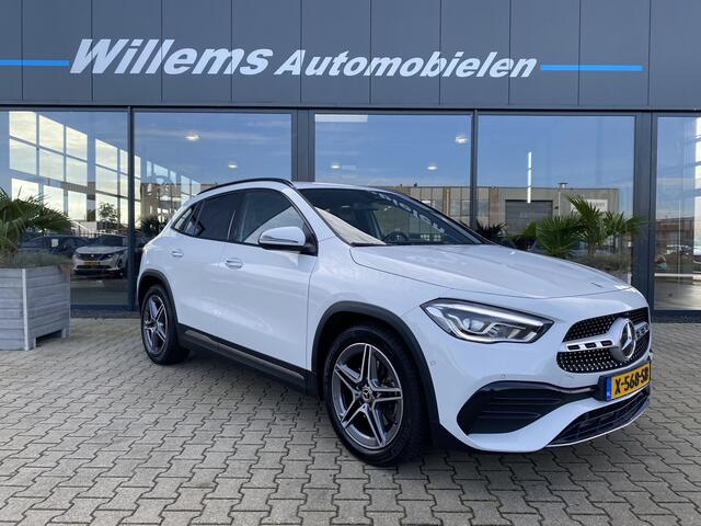 Mercedes-Benz GLA-KLASSE 200 AMG Line Adaptive Cruise Control, Afneembare Trekhaak & Sfeer Verlichting