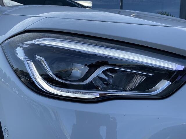 Mercedes-Benz GLA-KLASSE 200 AMG Line Adaptive Cruise Control, Afneembare Trekhaak & Sfeer Verlichting