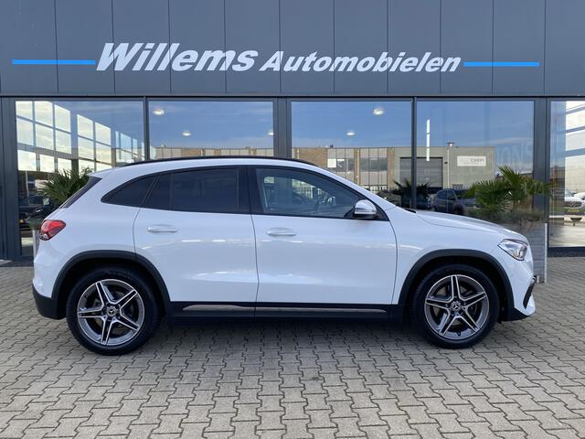 Mercedes-Benz GLA-KLASSE 200 AMG Line Adaptive Cruise Control, Afneembare Trekhaak & Sfeer Verlichting