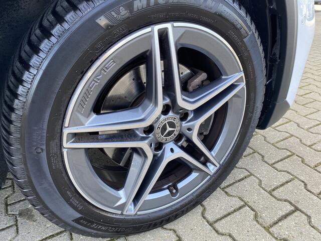 Mercedes-Benz GLA-KLASSE 200 AMG Line Adaptive Cruise Control, Afneembare Trekhaak & Sfeer Verlichting