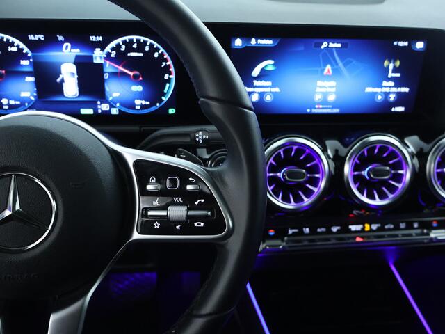 Mercedes-Benz GLA-KLASSE 250 e Plug-In Hybride Panorama Schuif-Kanteldak | Achteruitrijcamera | 19 Inch Velgen | Stoelverwarming voor | Sfeerverlichting. Inclusief 24 maanden MB Certified garantie voor Europa.