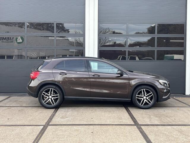 Mercedes-Benz GLA-KLASSE 180 Ambition | Panoramadak | Navigatie | Bi-Xenon | 1e eigenaar!! |