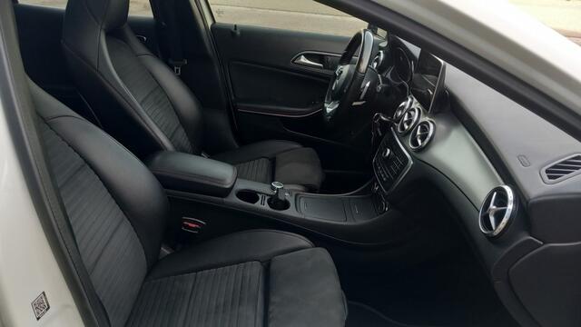 Mercedes-Benz GLA-KLASSE 180Ambition AMG line