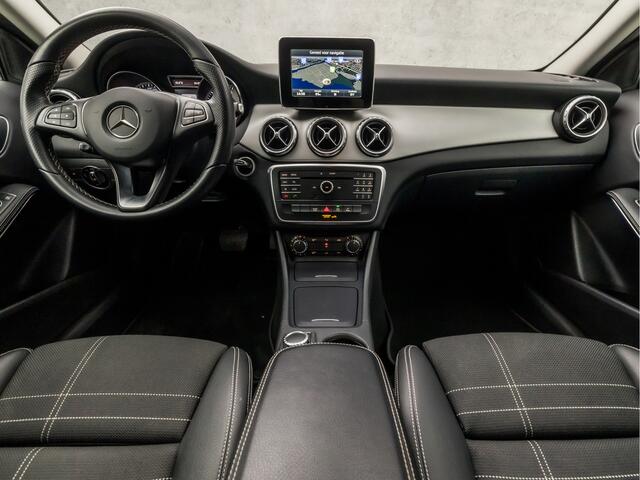 Mercedes-Benz GLA-KLASSE 200 Sport 157Pk Automaat (GROOT NAVI, LEDER, XENON, GETINT GLAS, SPORTSTOELEN, TREKHAAK, CRUISE, PARKEERSENSOREN, NIEUWE APK, NIEUWSTAAT)