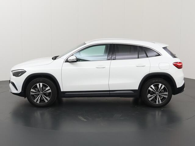Mercedes-Benz GLA-KLASSE 250 e Luxury Line | Trekhaak | Night pakket | Stoelverwarming |