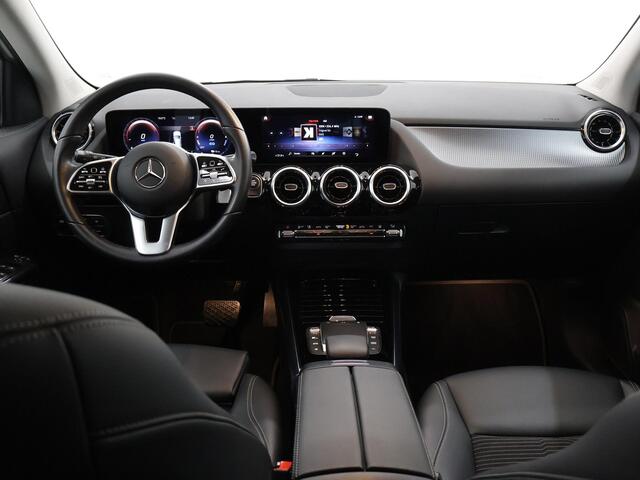 Mercedes-Benz GLA-KLASSE 250 e Luxury Line | Trekhaak | Stoelverwarming |