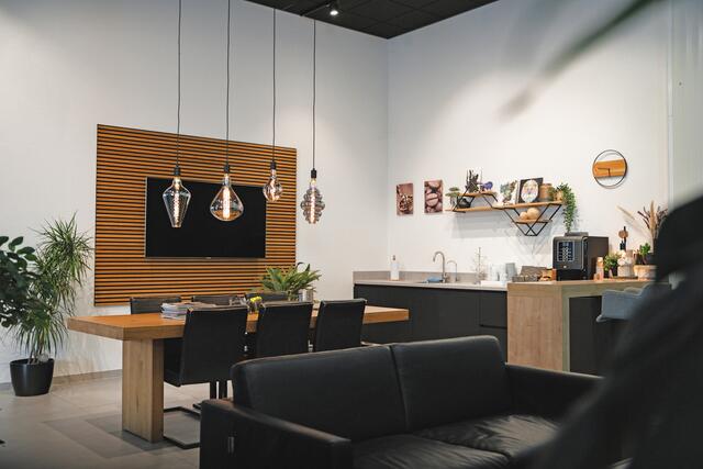 Mercedes-Benz GLA-KLASSE 200 AMG ? WhiteArt Peak ? Night ? Camera ? Navi ? Cruise