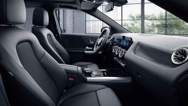 Mercedes-Benz GLA-KLASSE 250 4MATIC Progressive | Panoramadak | Trekhaak | Memory | Multibeam | Stoelverwarming |