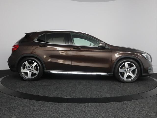 Mercedes-Benz GLA-KLASSE 200 Premium Plus | Half leder | Trekhaak |