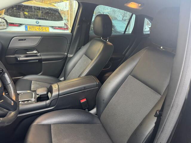 Mercedes-Benz GLA-KLASSE 180 Business Solution