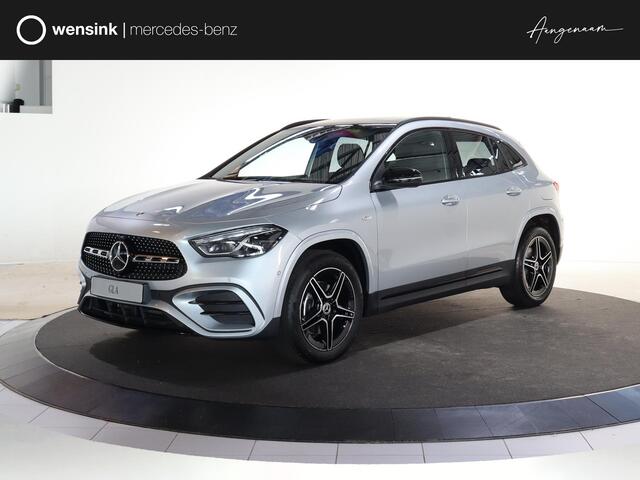 Mercedes-Benz GLA-KLASSE 250e Business Solution AMG | Panoramisch schuifdak | Night pakket | Achteruitrijcamera | Led Koplampen |