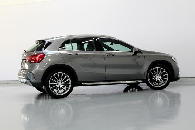 Mercedes-Benz GLA-KLASSE 180 Premium AMG 123PK, AUTOMAAT | NAVI | CARPLAY | ELEC-ACHTERKLEP | STOELVERWARMING | LEER/ALCANTARA