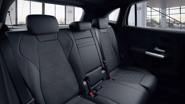 Mercedes-Benz GLA-KLASSE 200 Business Solution AMG | Night pakket | Elektrische achterklep | Stoelverwarming |