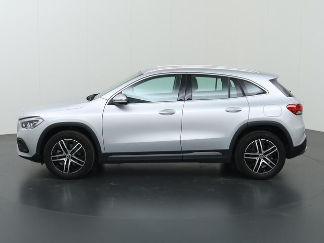 Mercedes-Benz GLA-KLASSE 250 e Luxury Line | Trekhaak | Widescreen | Stoelverwarming | Achteruitrijcamera |