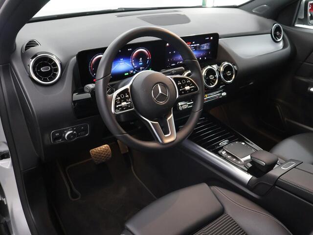 Mercedes-Benz GLA-KLASSE 250 e Luxury Line | Trekhaak | Widescreen | Stoelverwarming | Achteruitrijcamera |