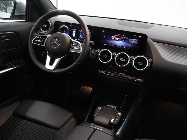 Mercedes-Benz GLA-KLASSE 250 e Luxury Line | Trekhaak | Widescreen | Stoelverwarming | Achteruitrijcamera |