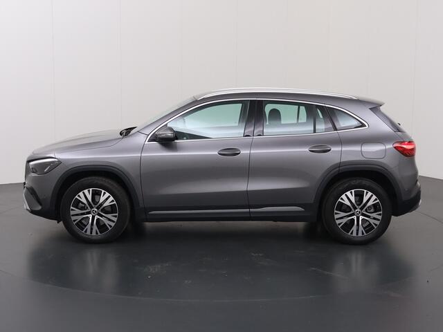 Mercedes-Benz GLA-KLASSE 250 e Luxury Line | Elektrisch wegklapbare trekhaak | Stoelverwarming | Winter pakket |