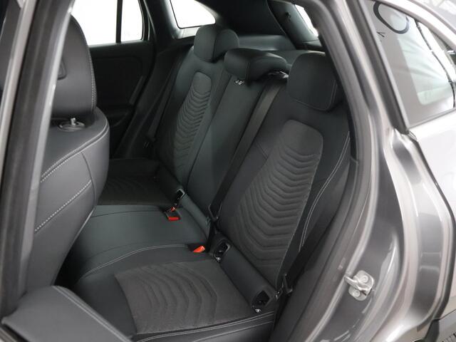 Mercedes-Benz GLA-KLASSE 250 e Luxury Line | Elektrisch wegklapbare trekhaak | Stoelverwarming | Winter pakket |