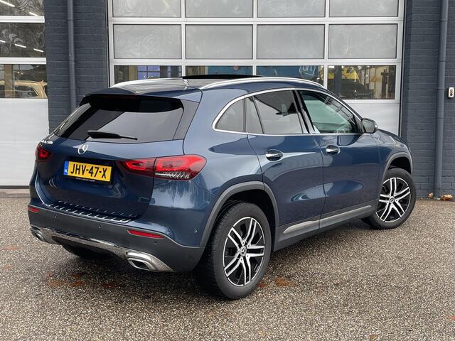 Mercedes-Benz GLA-KLASSE 200 | Panoramadak | Achteruitrijcamera | Memory pakket | Multibeam LED | Sfeerverlichting | Keyless-GO